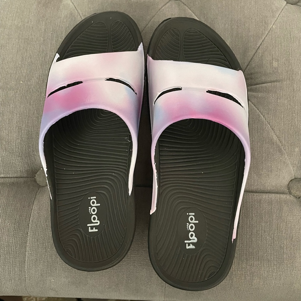 Floopi Women’s Sophie Comfort Slide Purple Tie Dye
